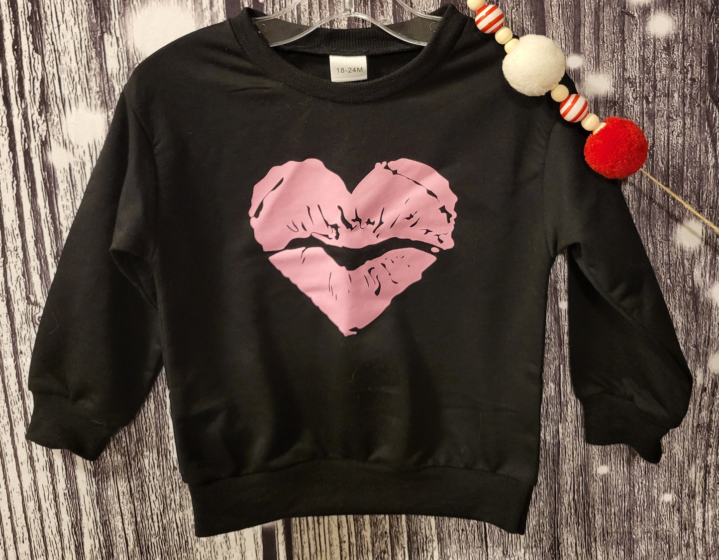 SMOOCH CREWNECK